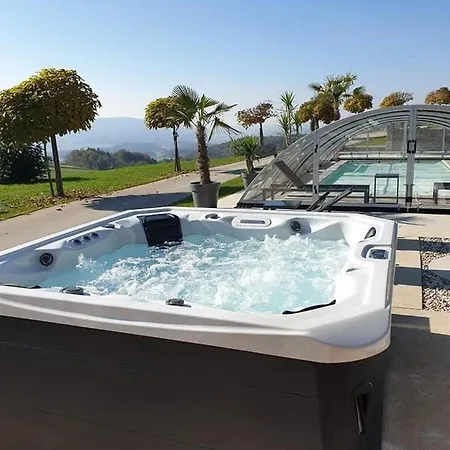 Four Stars Art-pe Daire *