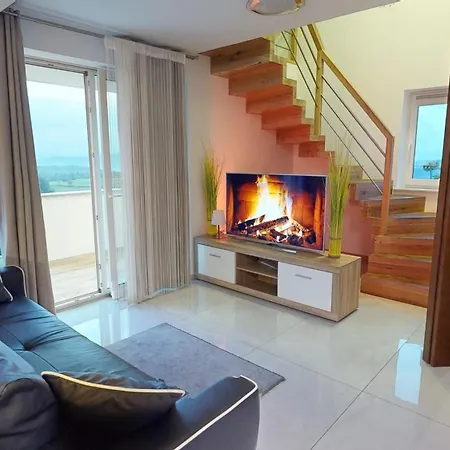 Daire Four Stars Art-pe Trebnje