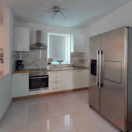 Four Stars Art-pe Trebnje