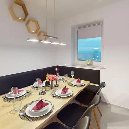 Daire Four Stars Art-pe