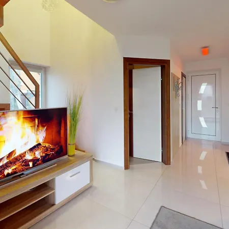 Four Stars Art-pe * Trebnje