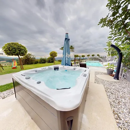 Daire Four Stars Art-pe Trebnje