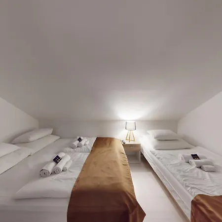 Daire Four Stars Art-pe Trebnje